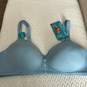 Vanity Fair NWT Bra. Size 40B